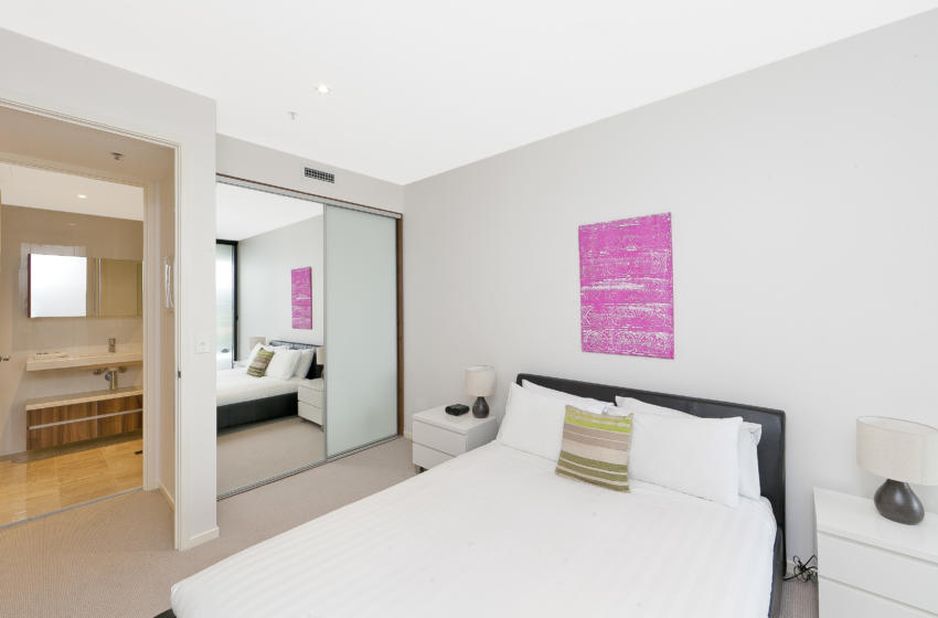 Canberra Bunda 2 bed corporate apartment bedroom