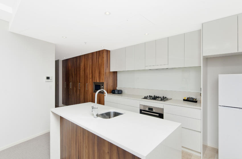 Canberra Bunda 2 bed corporate apartment kitchen