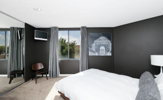 Canberra Tench 1 bed corporate apartment bedroom