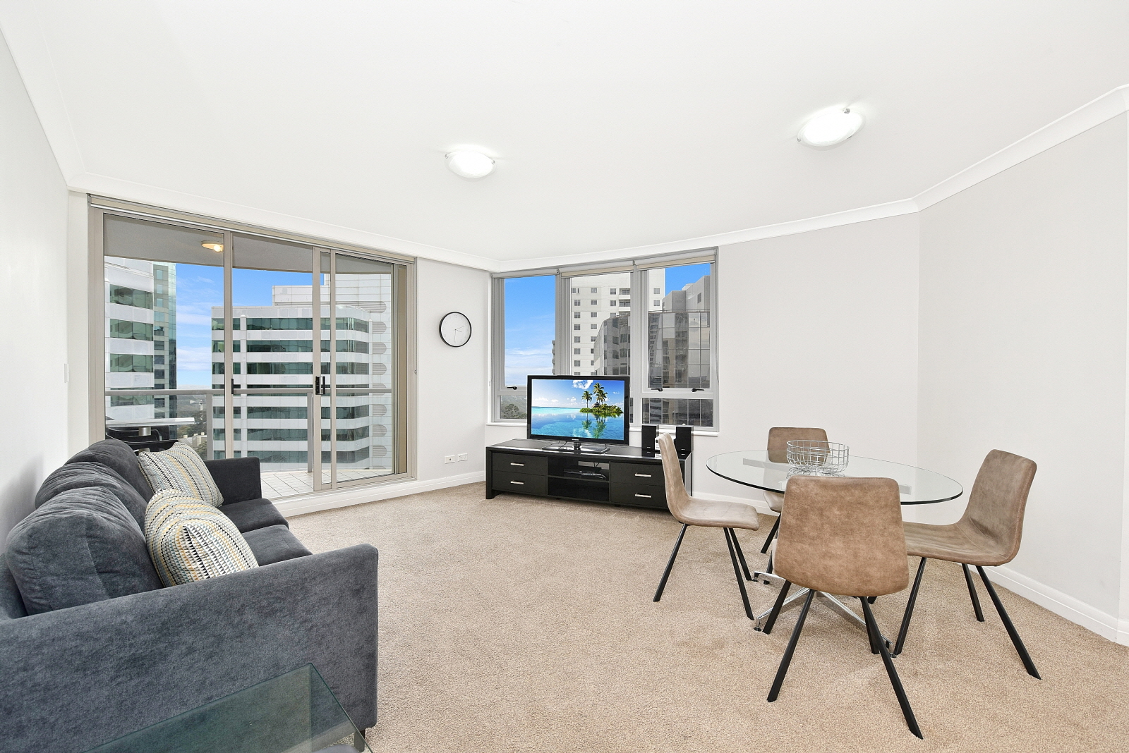 FamilySized Modern Apartments, Chatswood Astra Apartments