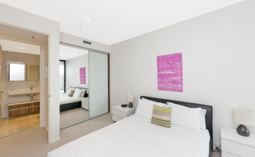 Canberra Bunda 1 bed corporate apartment bedroom