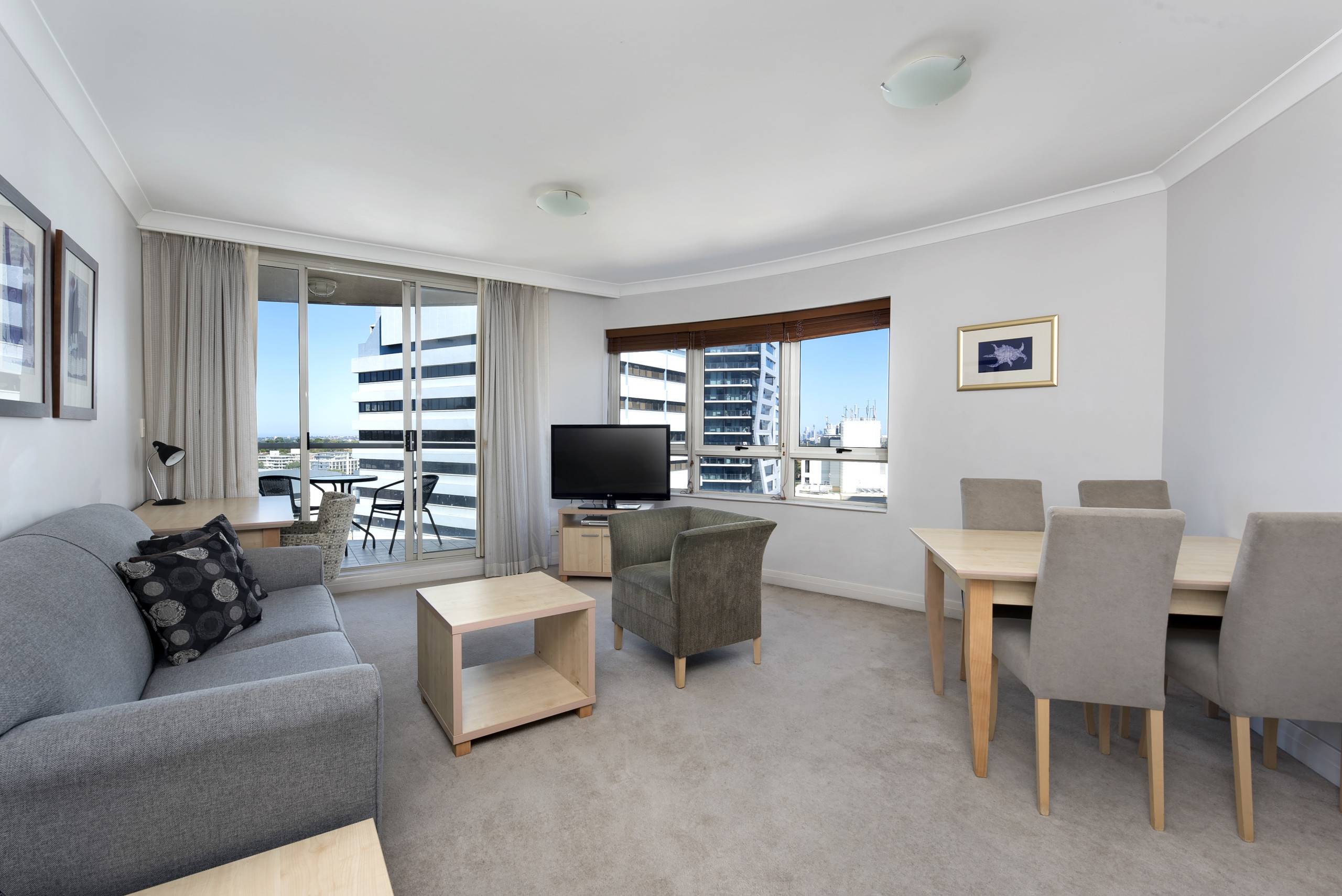 FamilySized Modern Apartments, Chatswood Astra Apartments