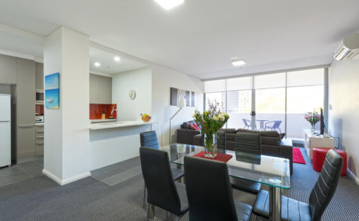 NorthSydney Miller 2 bed corporate apartment dining