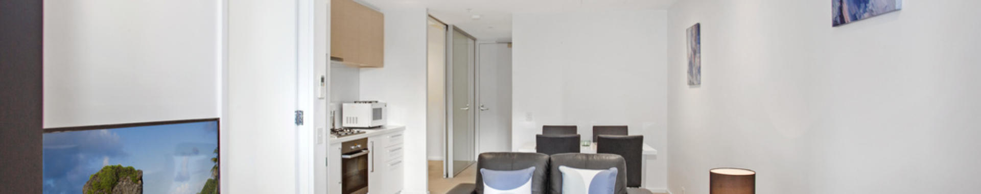 Southbank Power 2 bed corporate apartment lounge