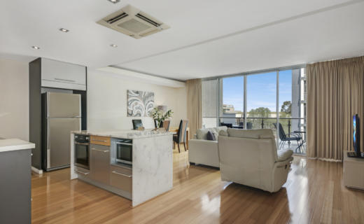 Perth Hay 1 bed corporate apartment kitchen