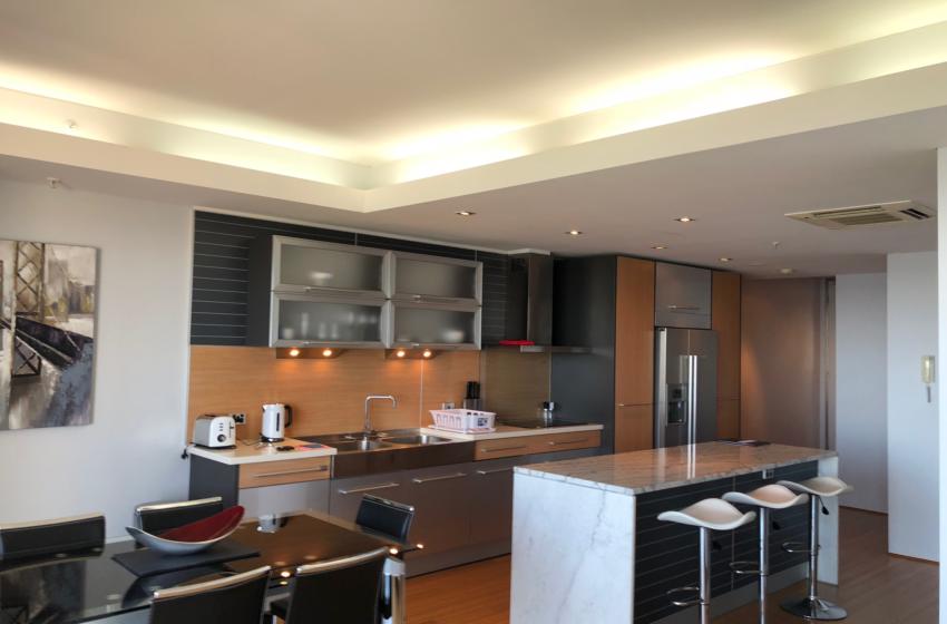 Perth StGeorge 2 bed corporate apartment dining kitchen