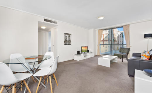 Sydney Pitt 2 bed corporate apartment dining