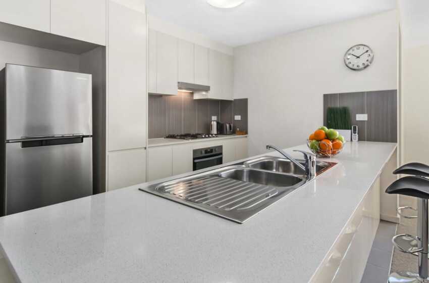 Liverpool 1 bed corporate apartment kitchen