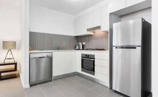 Liverpool 1 bed corporate apartment kitchen