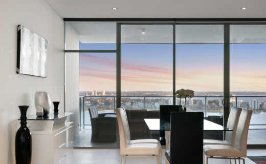 Perth, Adelaide Terrace Corporate Apartment dining