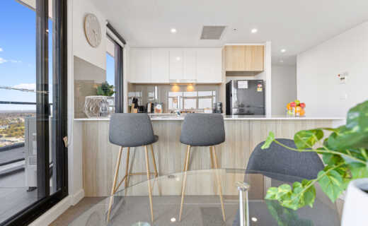Astra Apartments Parramatta Hassall 3 bed corporate dine