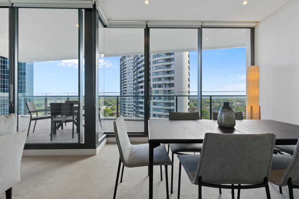 Chatswood 2 bedroom corporate apartment dining