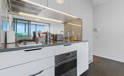 Chippendale Corporate Apartment kitchen