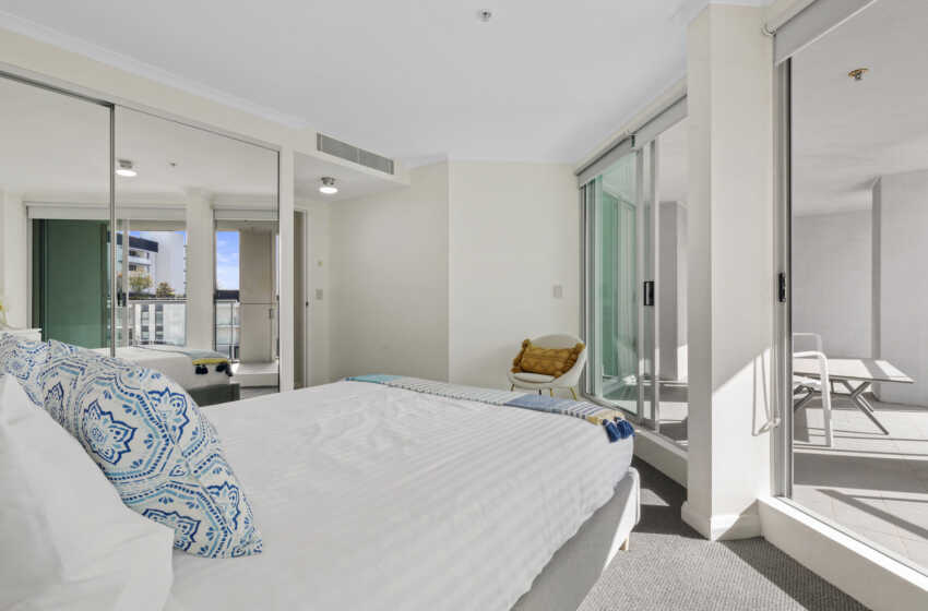 Astra Apartments Chatswood, Help St bedroom