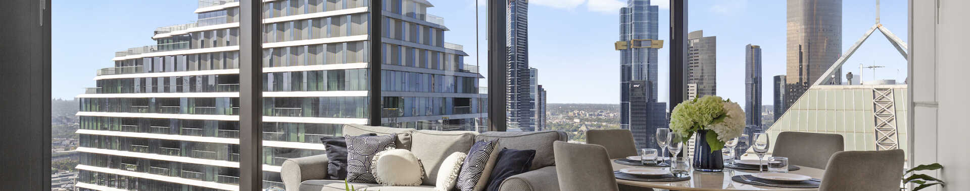 Short stay apartments Melbourne CBD; 7+ nights Astra Apartments